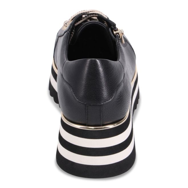 DJANGO & JULIETTE EAMMES