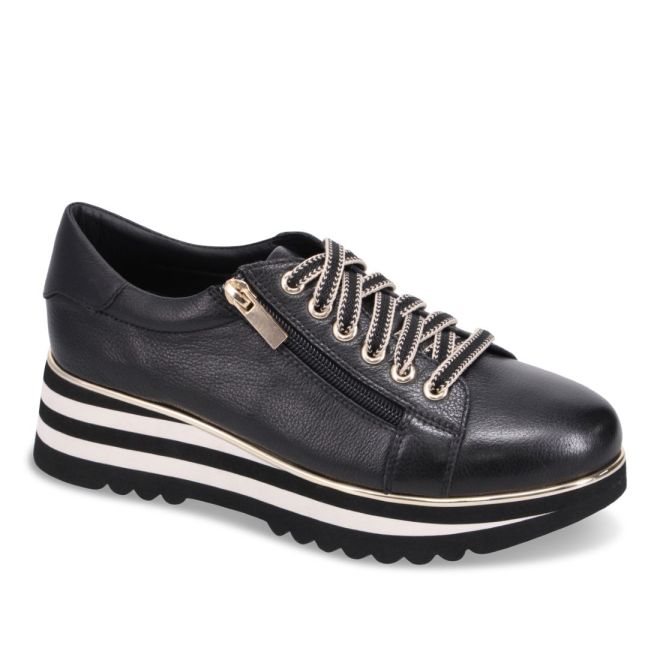 DJANGO & JULIETTE EAMMES