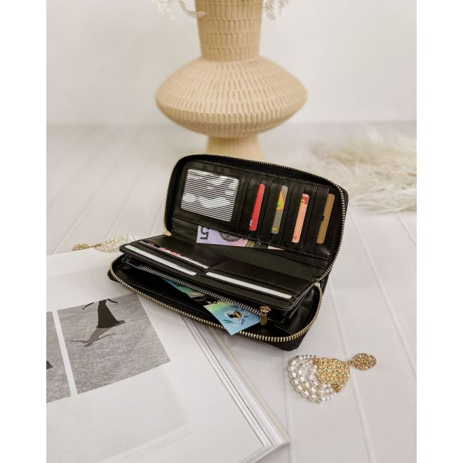 LOUENHIDE JESSICA WALLET