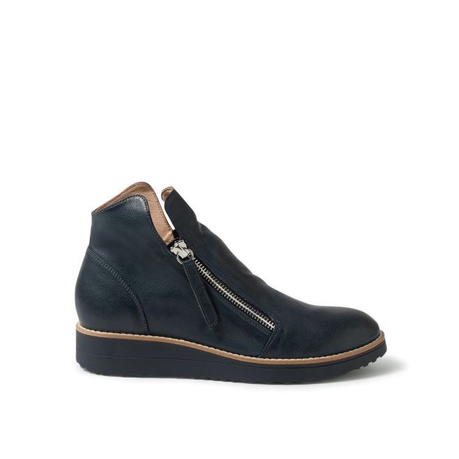 DJANGO & JULIETTE OHMY